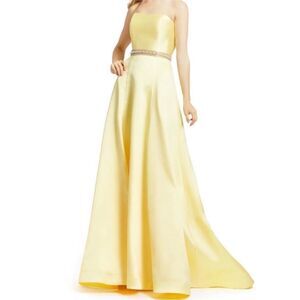Mac Duggal NWT Flash strapless A-Line gown in the color lemon, size 10
